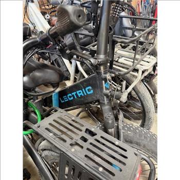 Group Of 7 Used E-Bikes SOLD FOR PARTS