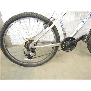 GT Aggressor 3.0 Mountain Bike