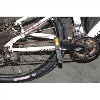 GT Avalanche 3.0 White Mountain Bike