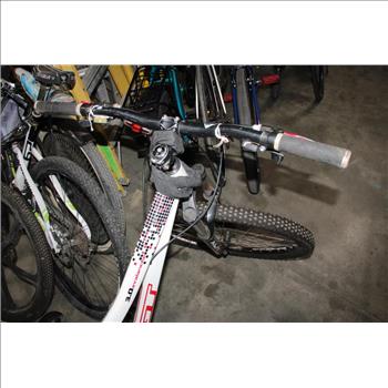 GT Avalanche 3.0 White Mountain Bike