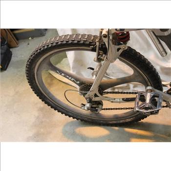 GT STS-2 Mountain Bike