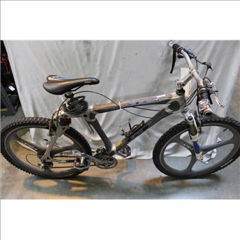 GT STS-2 Mountain Bike