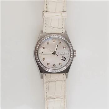 Gucci Pantheon 0.30ct TW Diamond Watch