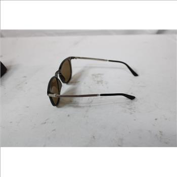 Gucci Sunglasses With Case