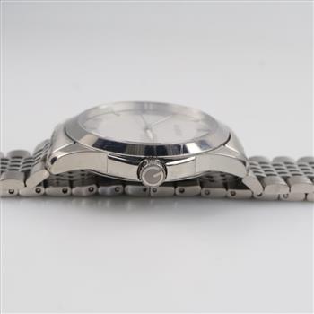 Gucci Timeless Watch