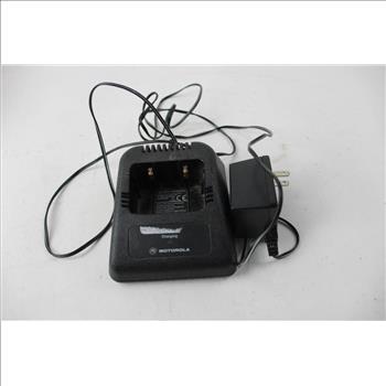 Handie -Talkie Motorola And Charger