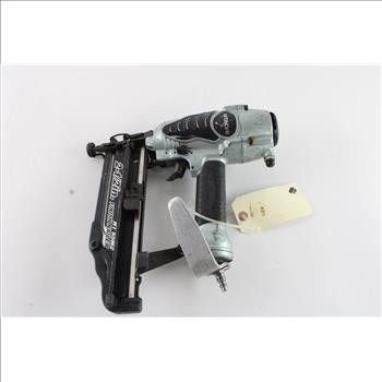 Hitachi Pneumatic Finish Nailer