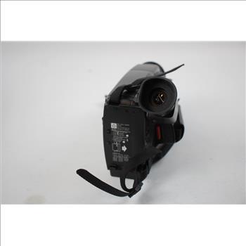 Hitachi VM-E625LA 8mm Video Camera