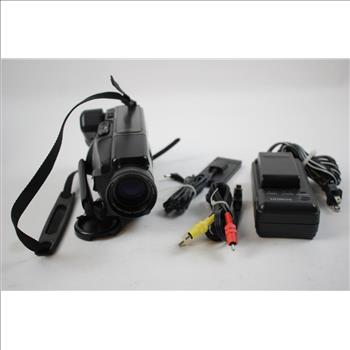 Hitachi VM-E625LA 8mm Video Camera