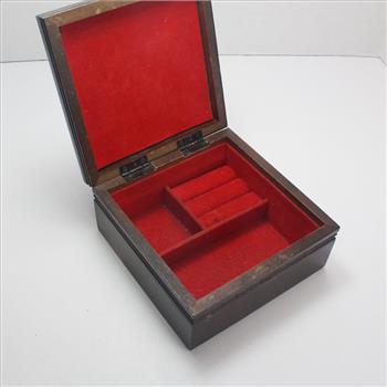 Holly Hobbie Jewelry Box