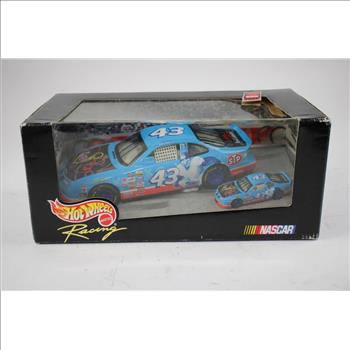 Hot Wheels Nascar Racing Boxed Car Set And Displayed Lamborghini, 2 Pieces