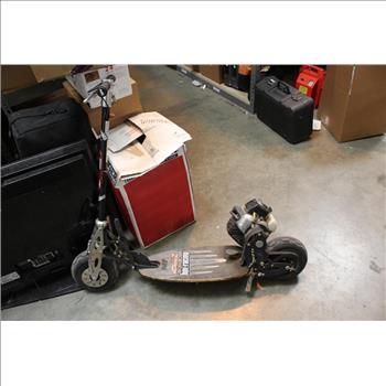 H&R Moby 33 BladeZ Standing Motor Scooter