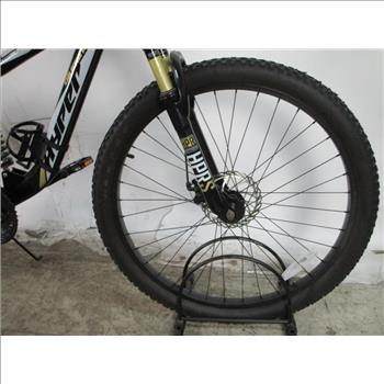 Hyper Mountain Explorer 27.5 Bike