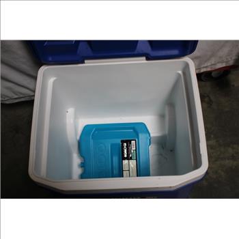 Igloo Latitude 60 Qt. Rolling Cooler, Blue