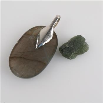 Iridescent Cabochon Pendant And Green Stone, 2 Pieces