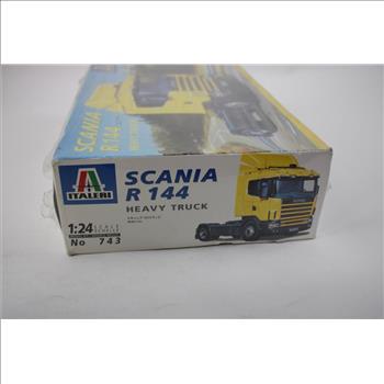 Italeri Scania R144L Plastic Model Assembly Kit