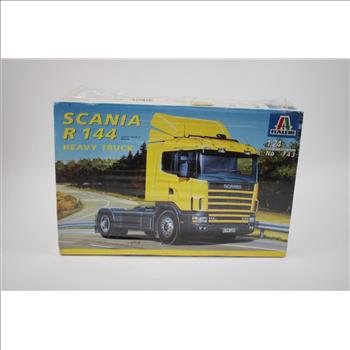 Italeri Scania R144L Plastic Model Assembly Kit