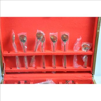 James Quality Jewellers Silveer Flatware / Wooden Box