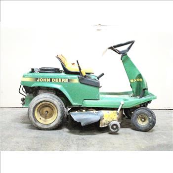 John Deere Riding Lawn Mower