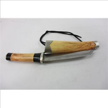 Knife With Wood Grain Handle