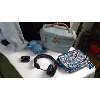 Large Sweaters, Shirt 2XL, Lunchbag, Cosmetic Bag, Headphones, 7 Pieces
