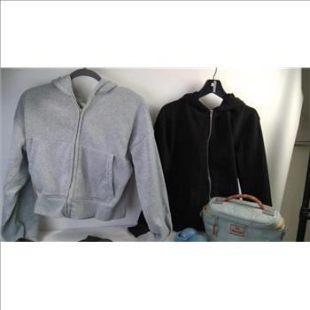 Large Sweaters, Shirt 2XL, Lunchbag, Cosmetic Bag, Headphones, 7 Pieces
