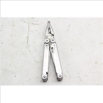 Leatherman Wave Multi-Tool And Pouch