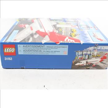 Lego 3182 Airport Build Set