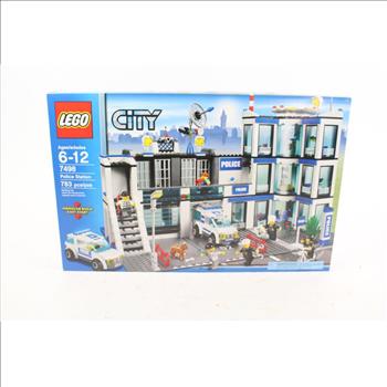 Lego 7498 Police Station Build Set