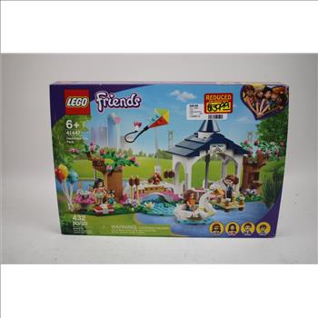 LEGO Minecraft 'The Wool Farm', Friends 'Heartlake City Park', 2 Pieces