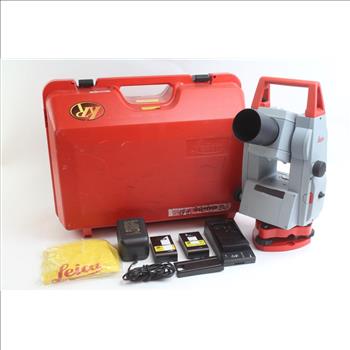 Leica TCR110C Total Station With Batteries And Charger In Case