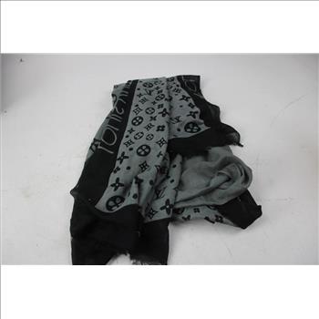 Louis Vuiton Gray/Black Shawl