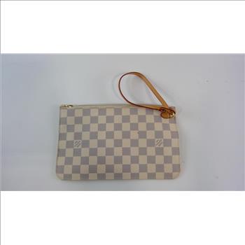 Louis Vuitton Clutch - Doublechecked By Entrupy