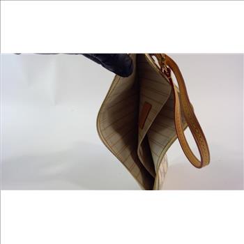 Louis Vuitton Clutch - Doublechecked By Entrupy