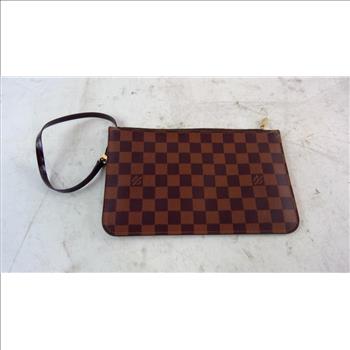 Louis Vuitton Clutch - Doublechecked By Entrupy
