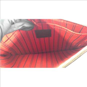 Louis Vuitton Clutch - Doublechecked By Entrupy