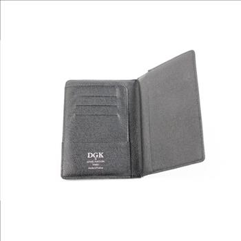 Louis Vuitton Men's Passport Cover - Doublechecked By Entrupy