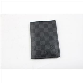 Louis Vuitton Men's Passport Cover - Doublechecked By Entrupy