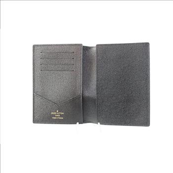 Louis Vuitton Passport Holder - Doublechecked By Entrupy