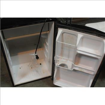 Magic Chef Mcbr445B1 4.4 Cu. Ft. Compact Refrigerator