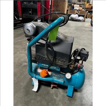 Makita 2.6 Gal Air Compressor