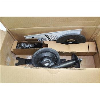 Makita 9565CV Angle Grinder