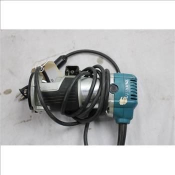 Makita Compact Router RT0701C