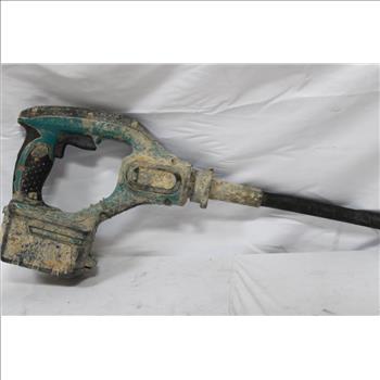 Makita Cordless Concrete Vibrator