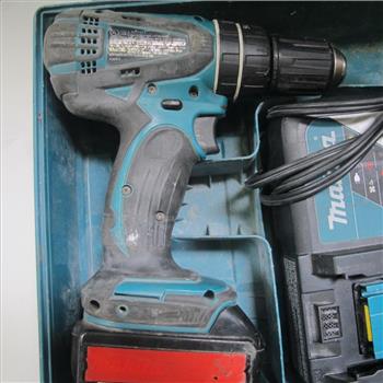 Makita Cordless Drill With Case And Accessories