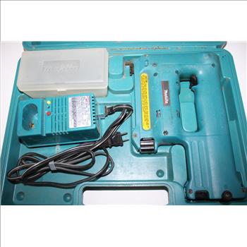 Makita  Cordless Staple Gun With Battery Charger