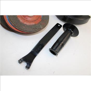 Makita Ga7021 7in Angle Grinder 15 AMP