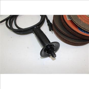 Makita Ga7021 7in Angle Grinder 15 AMP