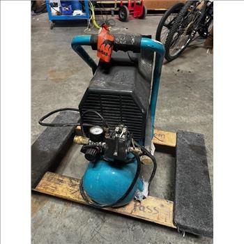 Makita MAC700 Electric Air Compressor