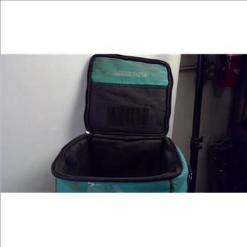 Makita Random Orbit Sander And Charger And Battery